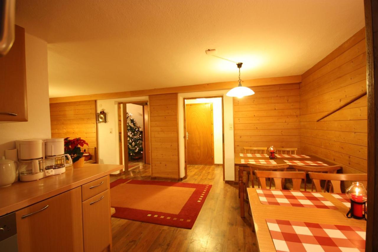 Haus Schoenjochl By Chatel Reizen Hotel Fiss Room photo