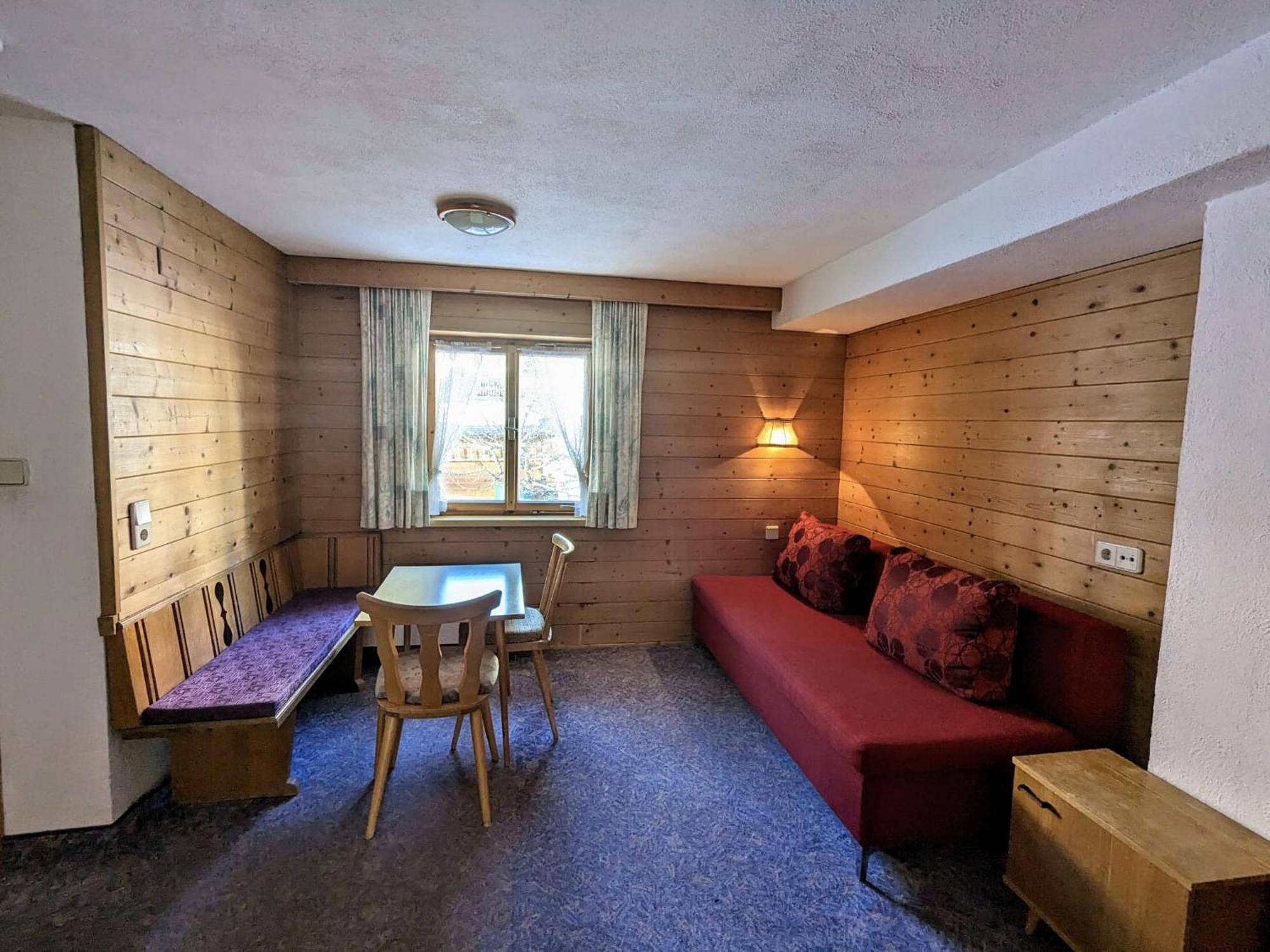 Haus Schoenjochl By Chatel Reizen Hotel Fiss Room photo